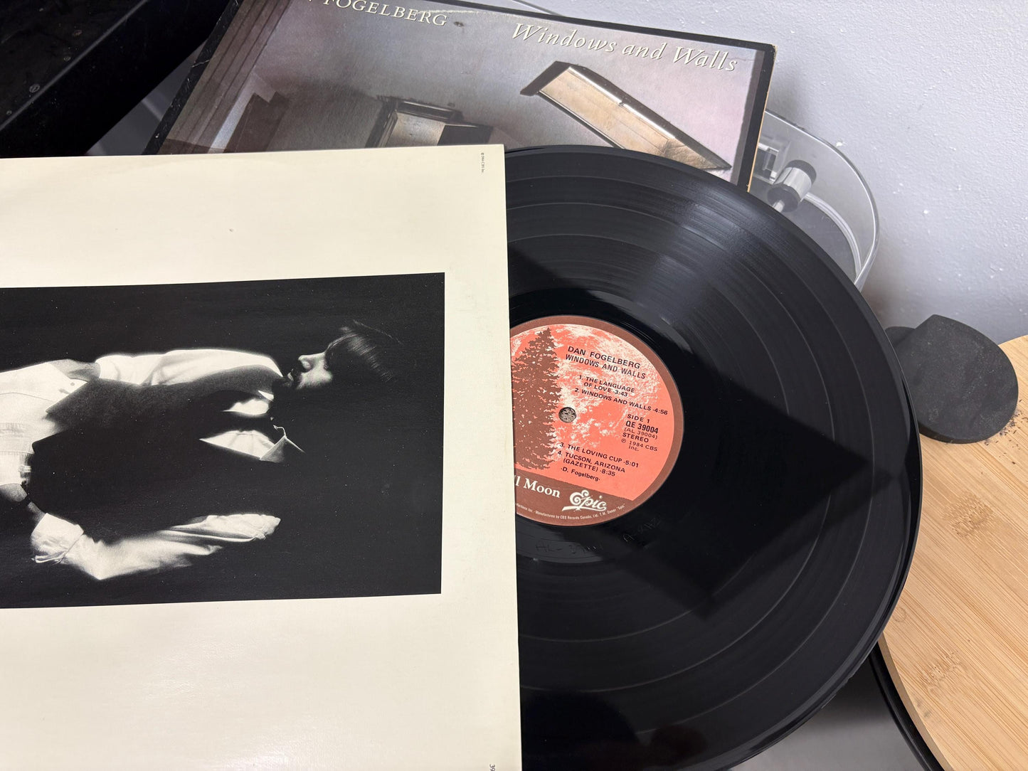 Dan Fogelberg – Windows And Walls (Vinyl)