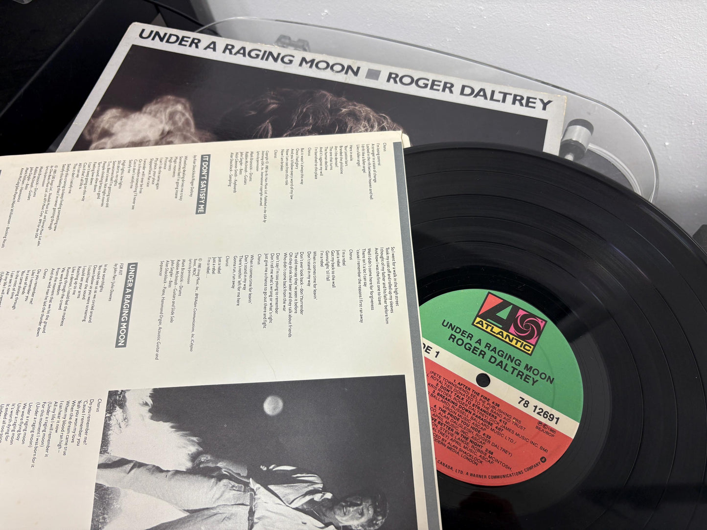 Roger Daltrey - Under A Raging Moon (Vinyl)