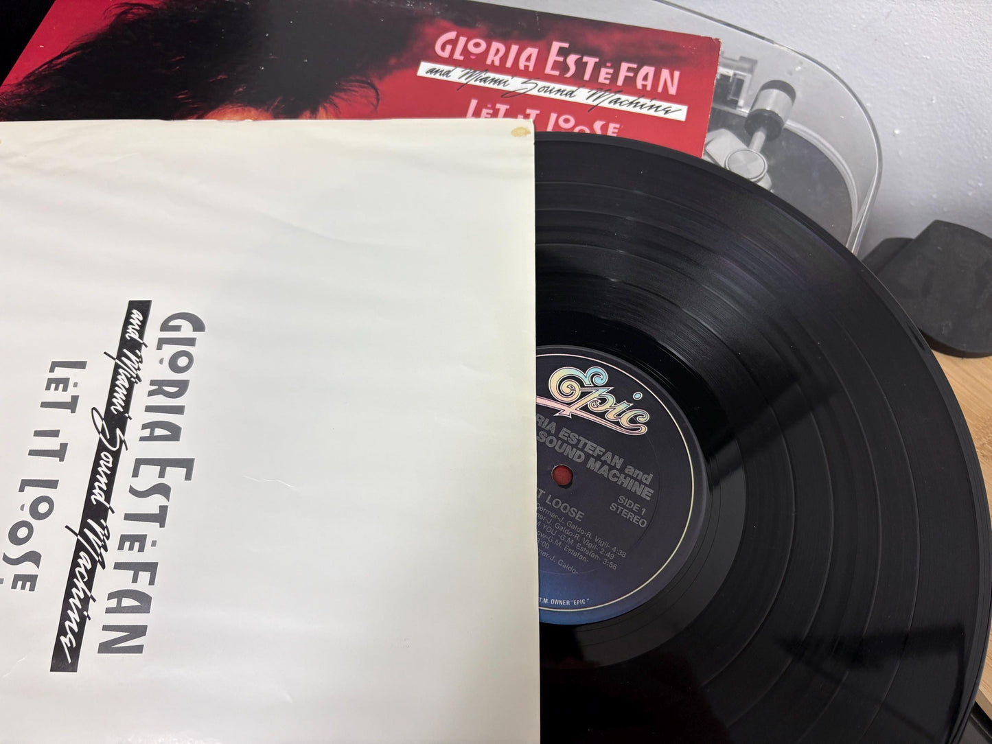 Gloria Estefan And Miami Sound Machine – Let It Loose (Vinyl)