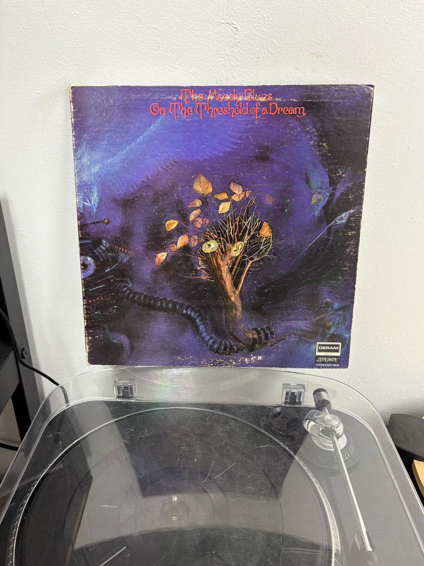 The Moody Blues – On The Threshold Of A Dream (Vinyl)